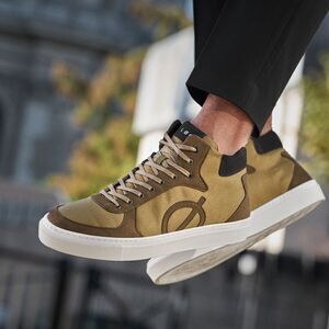 LOCI ELEVEN TRAINER IN Green KHAKI size EU39  US 8 women  or US 7 Men NWOT$190